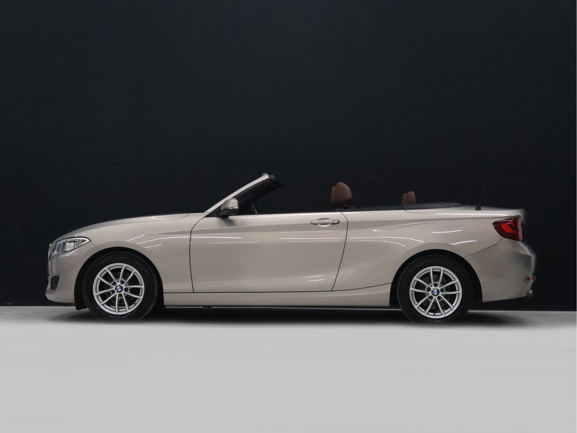 BMW 2 Serie Cabrio 218i Centennial High Executive [CRUISE CO, Auto's, Automaat, Dealer onderhouden, Gebruikt, Euro 6