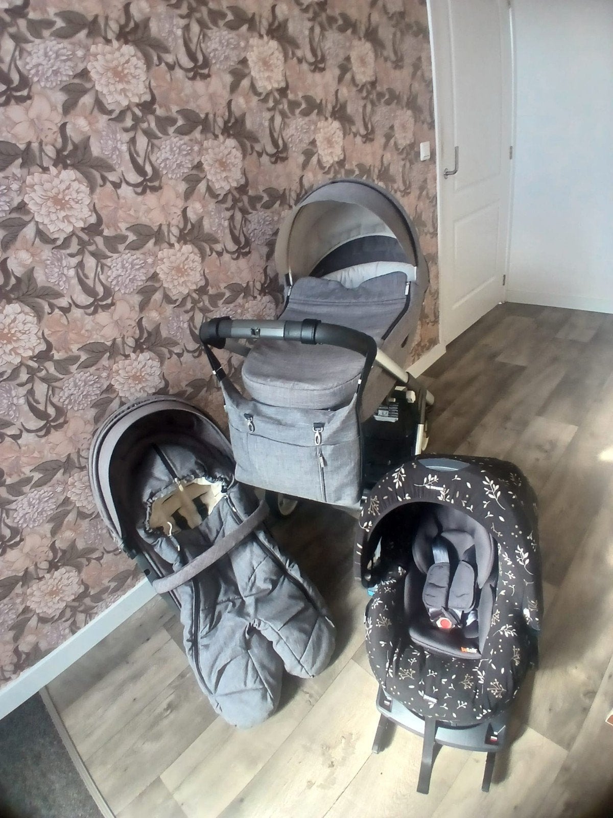 Stokke 3 in 1 kinderwagen, Kinderen en Baby's, Kinderwagens en Combinaties, Zo goed als nieuw, Verstelbare duwstang, Ophalen, Kinderwagen