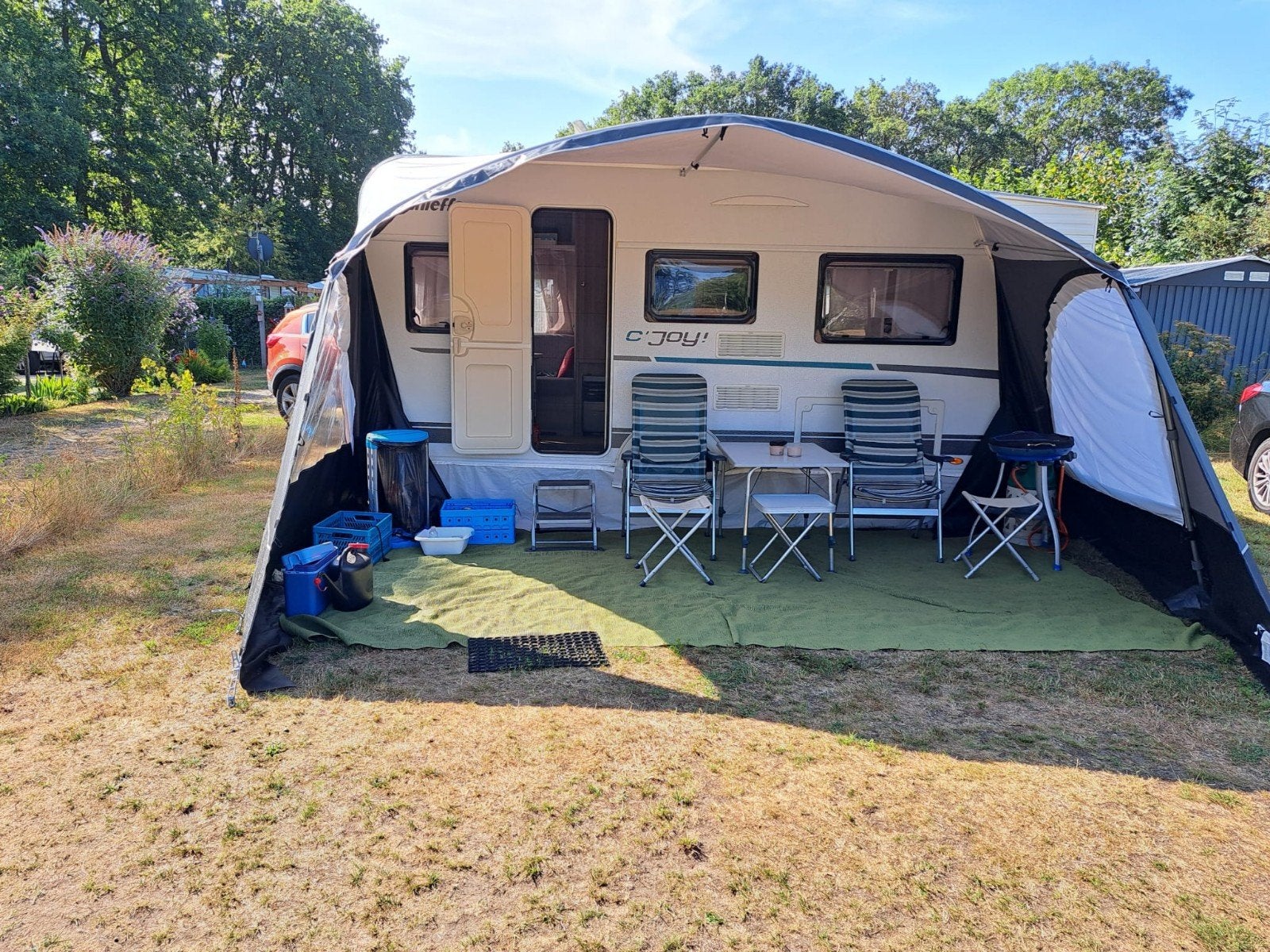 Caravan Dethleffs C'Joy 410 QL (2017) met mover en luifel, Caravans en Kamperen, Dwarsbed, Treinzit, 750 - 1000 kg, Particulier