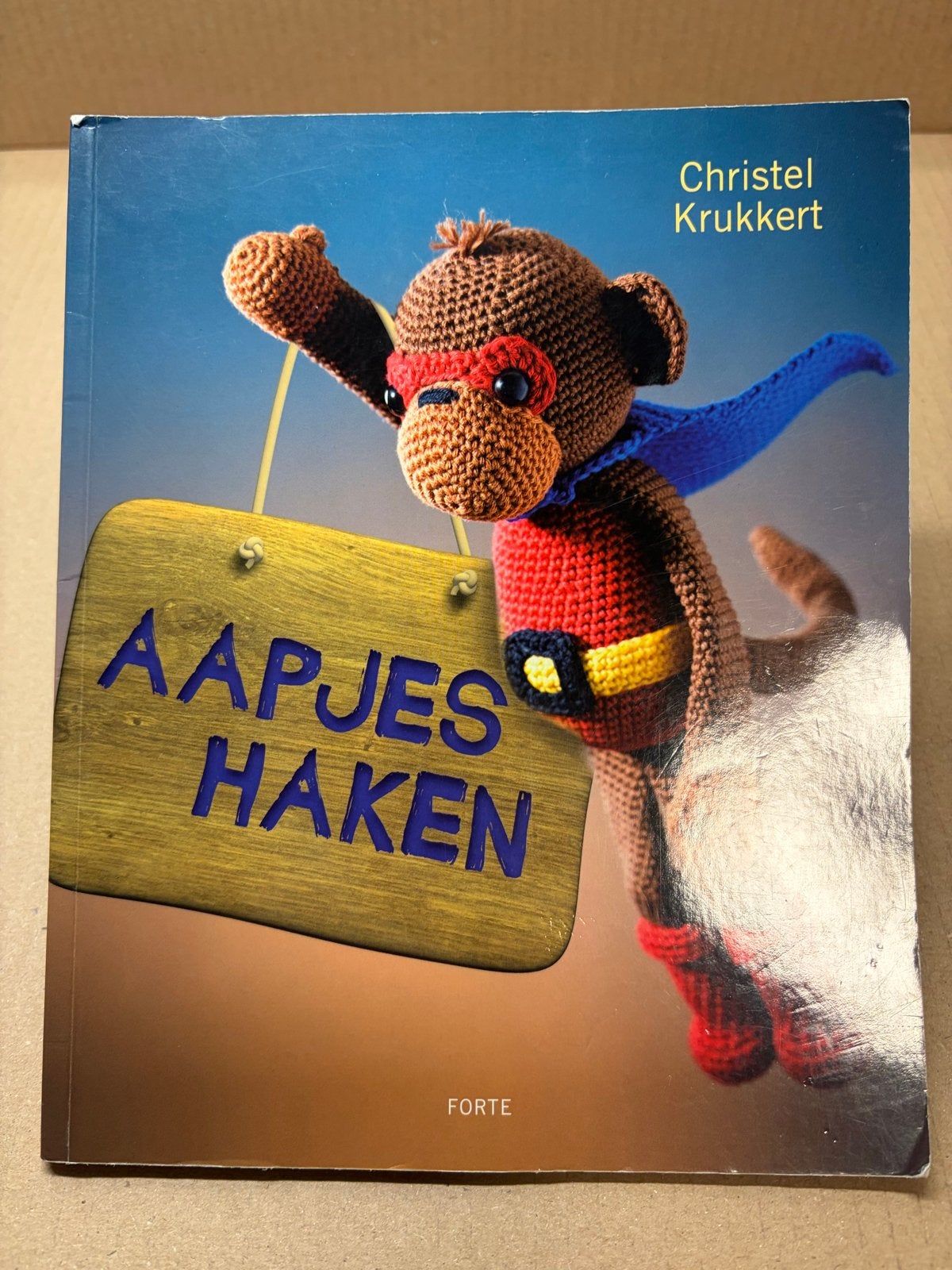 Aapjes Haken - Christel Krukkert, Ophalen of Verzenden, Zo goed als nieuw, Haken, Patroon of Boek