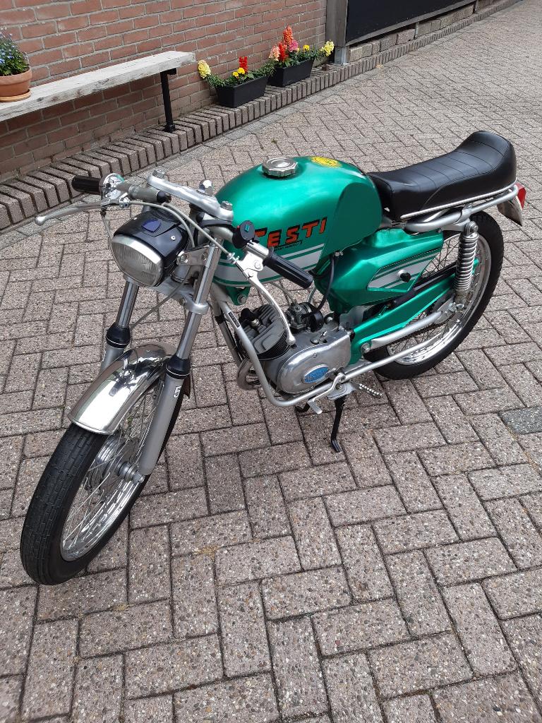 Testi Grand Prix., Fietsen en Brommers, Brommers | Oldtimers, Maximaal 45 km/u, 49 cc, 4 versnellingen, Ophalen
