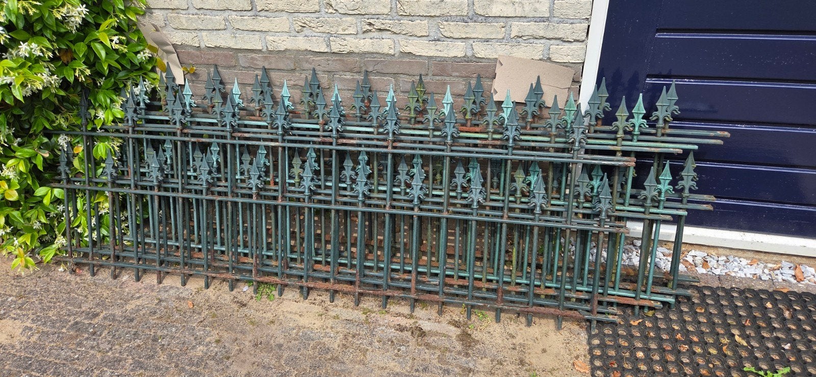 Antiek IJzeren Sierhekwerk met Palen, Tuin en Terras, Tuinhekken en Hekwerk, Ophalen, Gebruikt, IJzer, Sierhekwerk