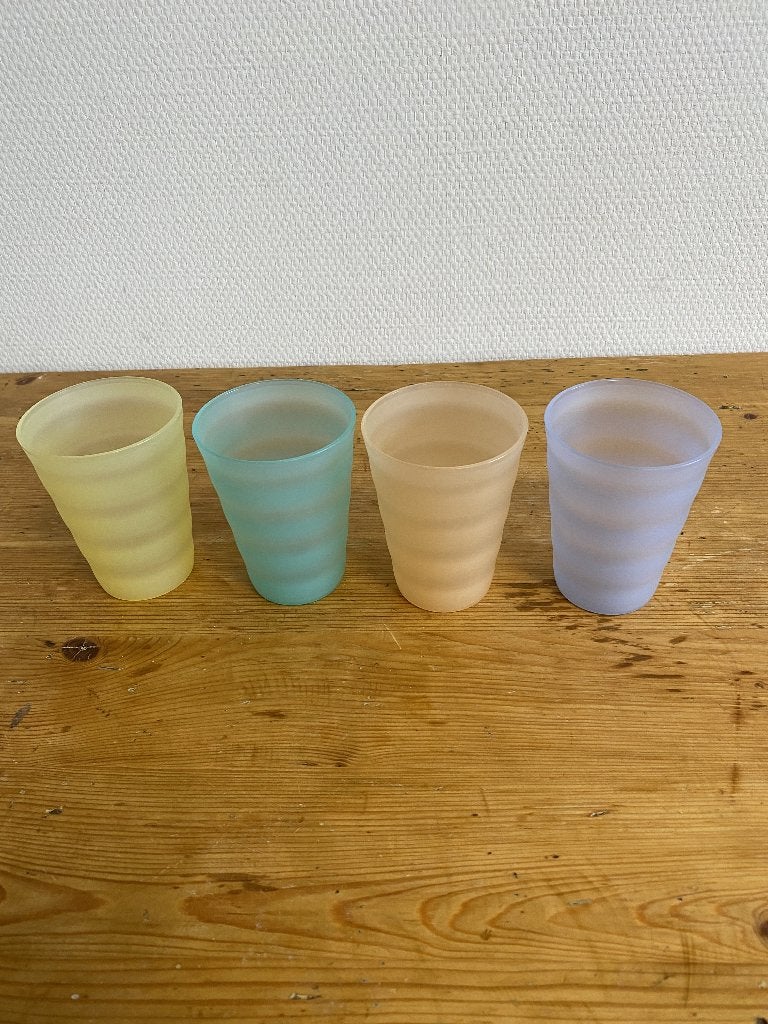 4 Tupperware Bekers ( blauw, oranje, geel, groen ), Ophalen of Verzenden, Gebruikt, Groen, Beker of Kan
