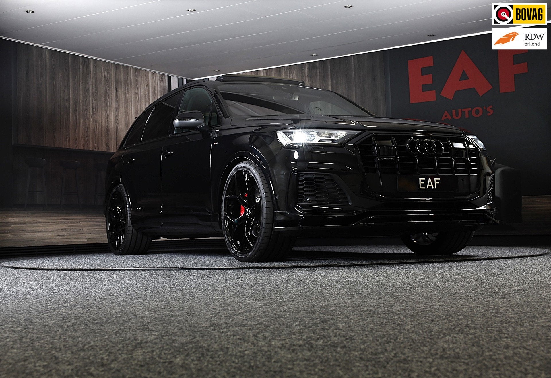 Audi Q7 55 TFSI Quattro SQ7 Look / 7 Persoons / RS Zetels /, Auto's, Automaat, Dealer onderhouden, Gebruikt, Zwart