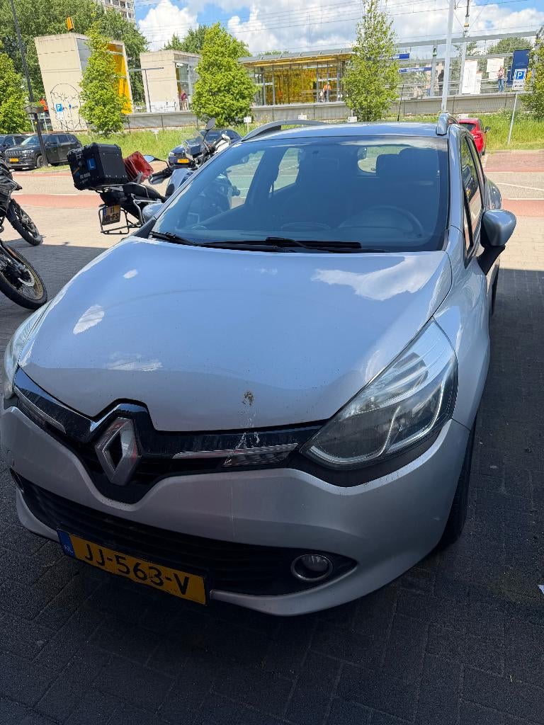 Renault Clio 1.5 DCI 66KW Estate 2015 Grijs, Auto's, Renault, Voorwielaandrijving, 1160 kg, Stof, 4 cilinders