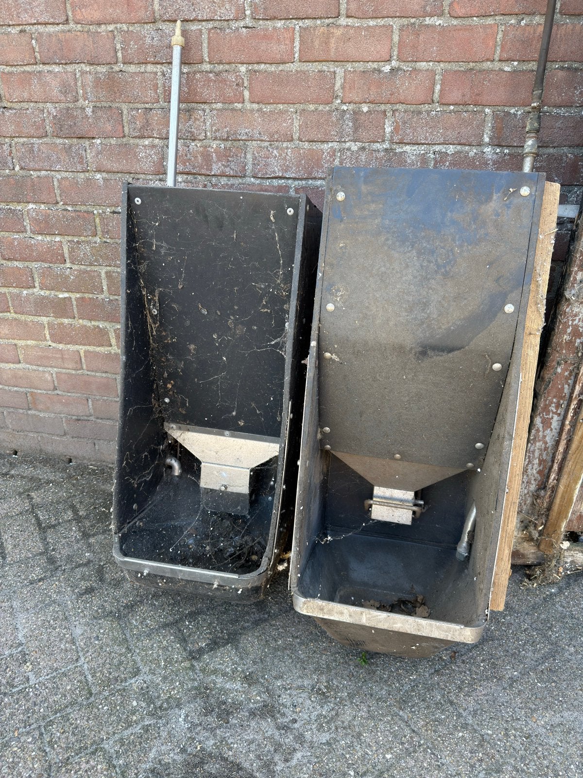 +/- 30 brijbakken, Dieren en Toebehoren, Ophalen, Gebruikt