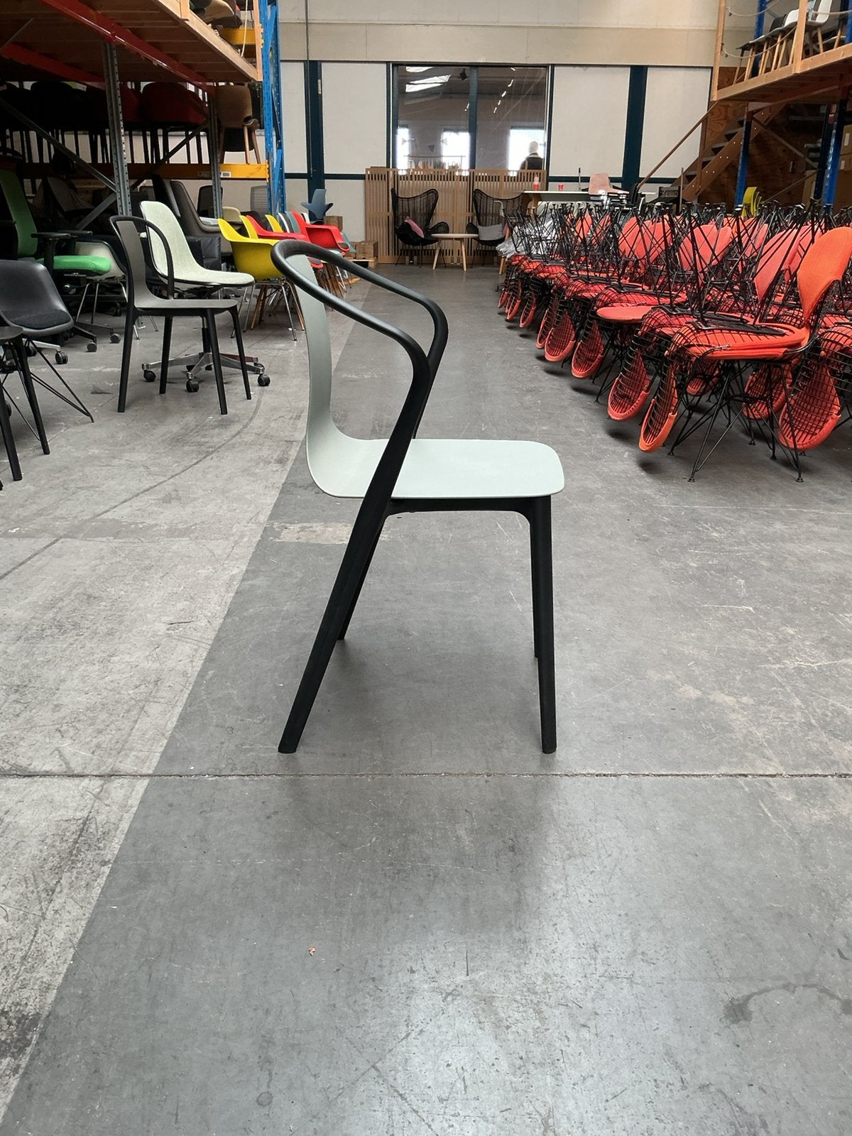 Vitra Belleville Chair Stoel | Licht Grijs | Kunststof, Kunststof, Gebruikt, -, Ophalen of Verzenden