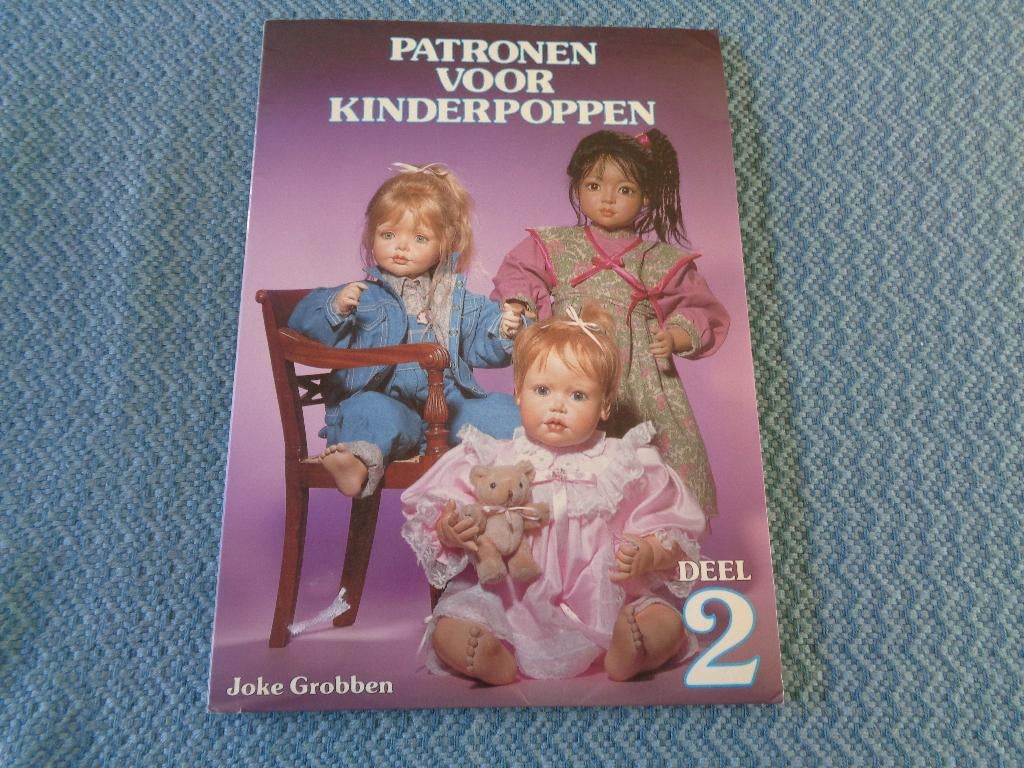 Patronen voor kinderpoppen ( kleding) - Joke Grobben, Boeken, Ophalen of Verzenden, Nieuw, Borduren en Naaien, Joke van Grobben