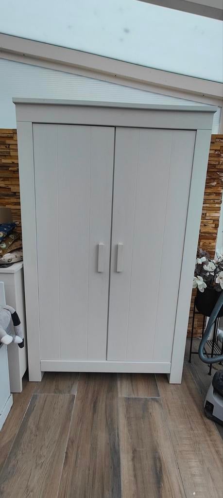 Kinderkamer kledingkast/commode/doorgroeibed, Ophalen, 50 tot 70 cm, Opstaande rand, 100 cm of meer