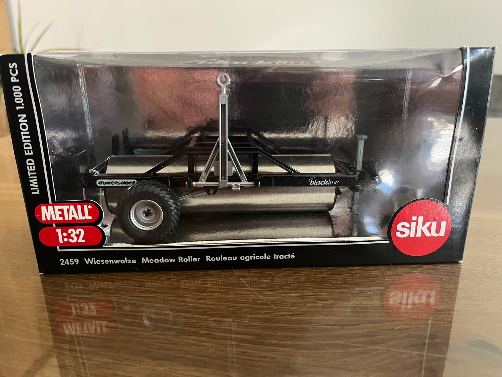 Düvelsdorf getrokken weide wals Siku Blackline 2459 Nieuw, Ophalen of Verzenden, Nieuw, Tractor of Landbouw, SIKU