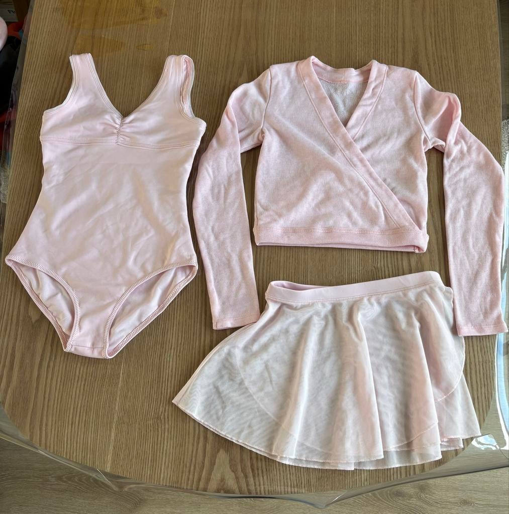 Roze balletpakje met overslagvestje en rokje, Sport en Fitness, Ballet, Ophalen of Verzenden, Zo goed als nieuw, Kleding