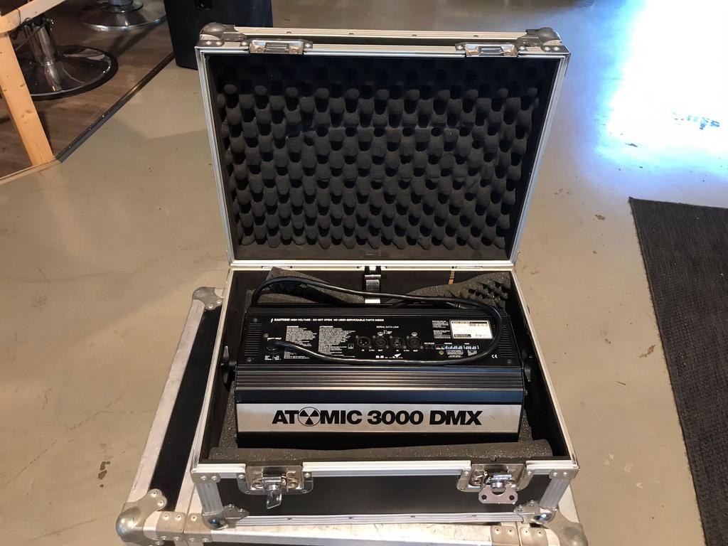 4x Martin Atomic 3000 DMX (prijs totale set), Ophalen, Zo goed als nieuw, Licht