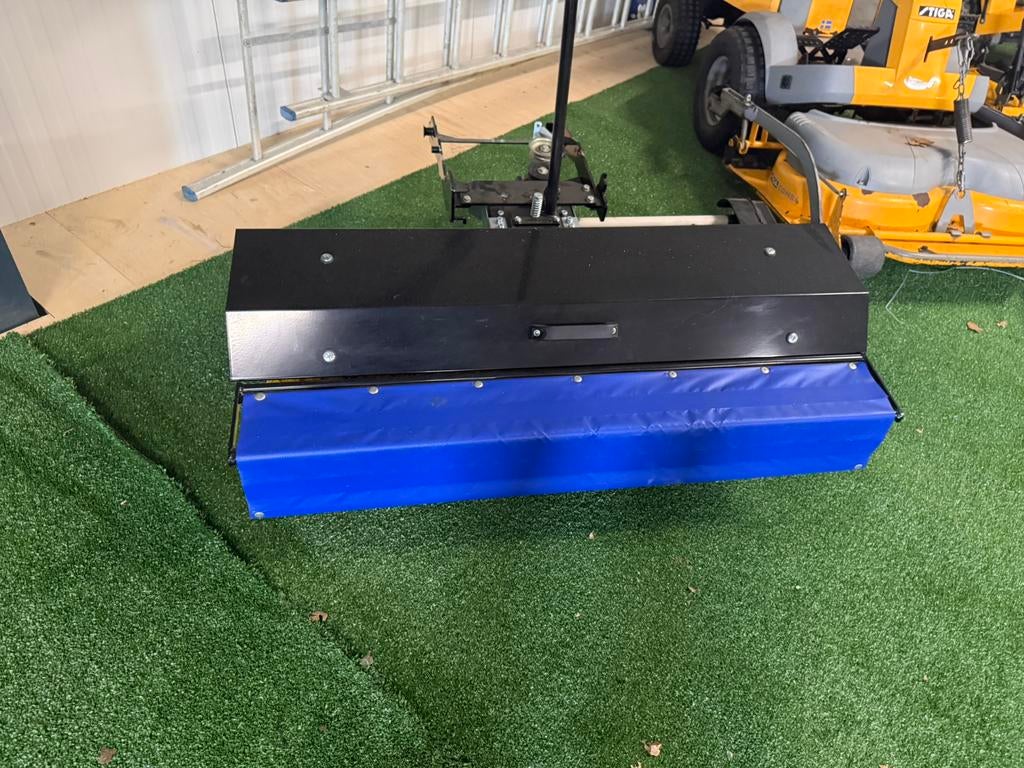 Nieuwe veegmachine husqvarna 200 serrie overjarig, Tuin en Terras, Grasmaaiers, Ophalen, Eu, Eu, Nieuw