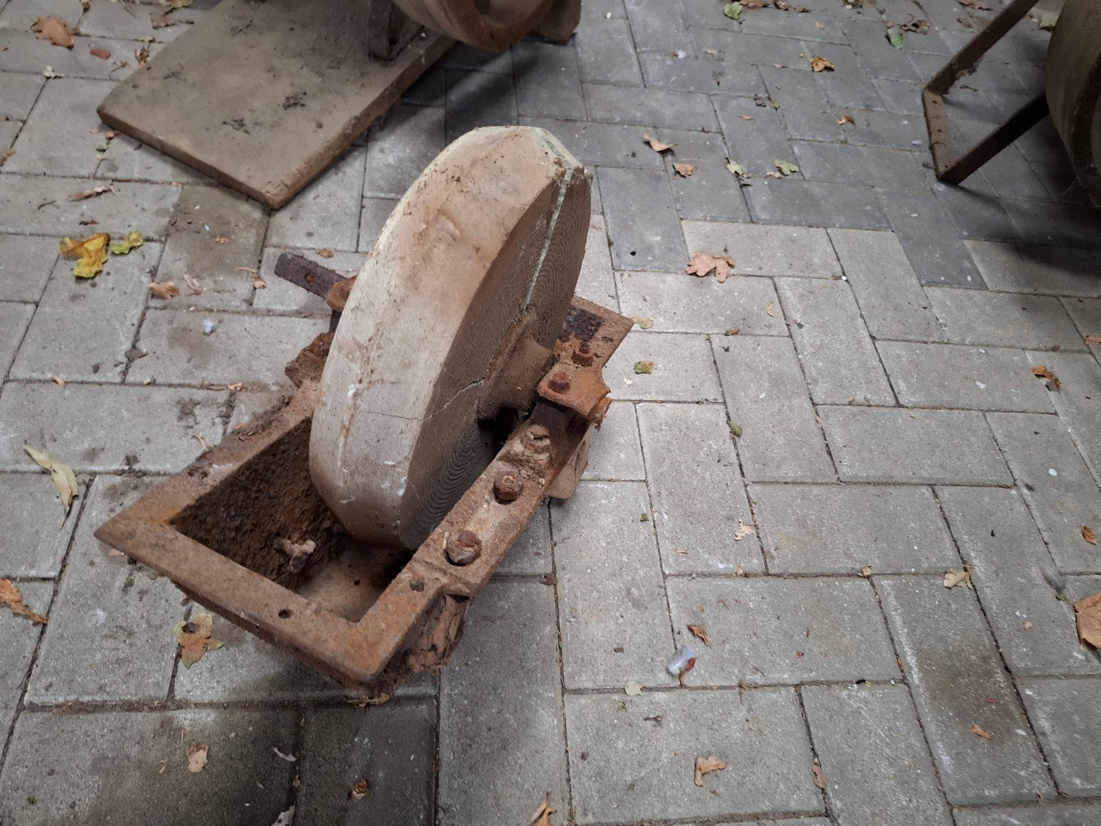 Brocante Slijpsteen - Authentiek en Decoratief, Antiek en Kunst, Ophalen of Verzenden