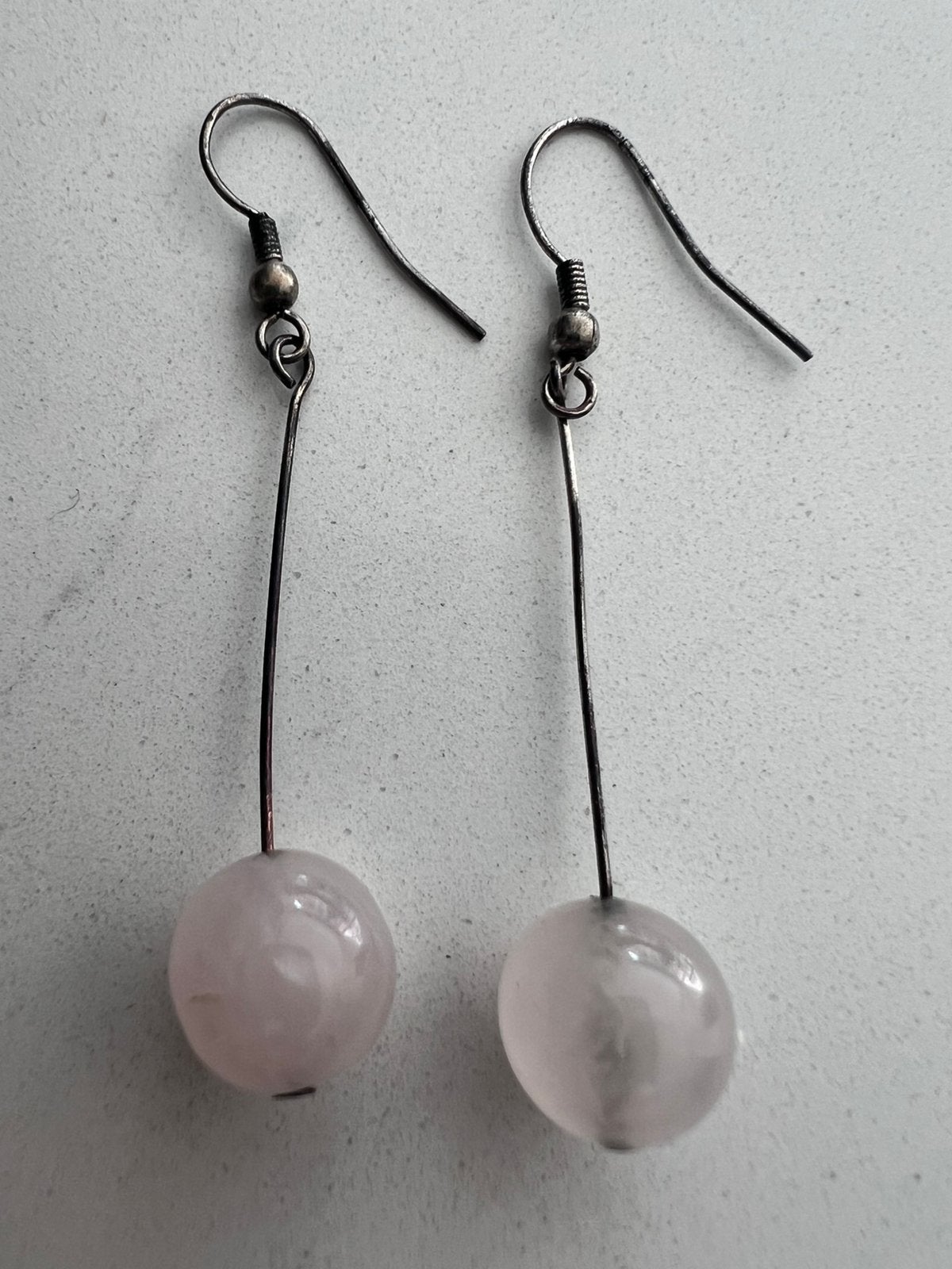 ANTIEKE DESIGN ZILVEREN OORBELLEN MET ROZENKWARTZ STEEN, Hangers, Ophalen of Verzenden, Zo goed als nieuw, Met edelsteen