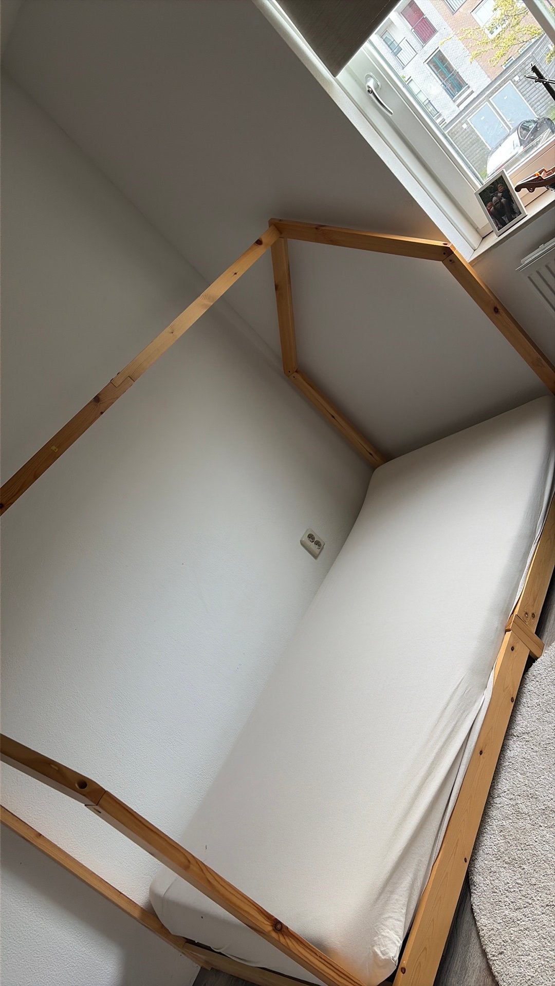 Gratis ophalen eenpersoons bed huisje met matras eventueel, Ophalen, Zo goed als nieuw, Eenpersoons, 90 cm