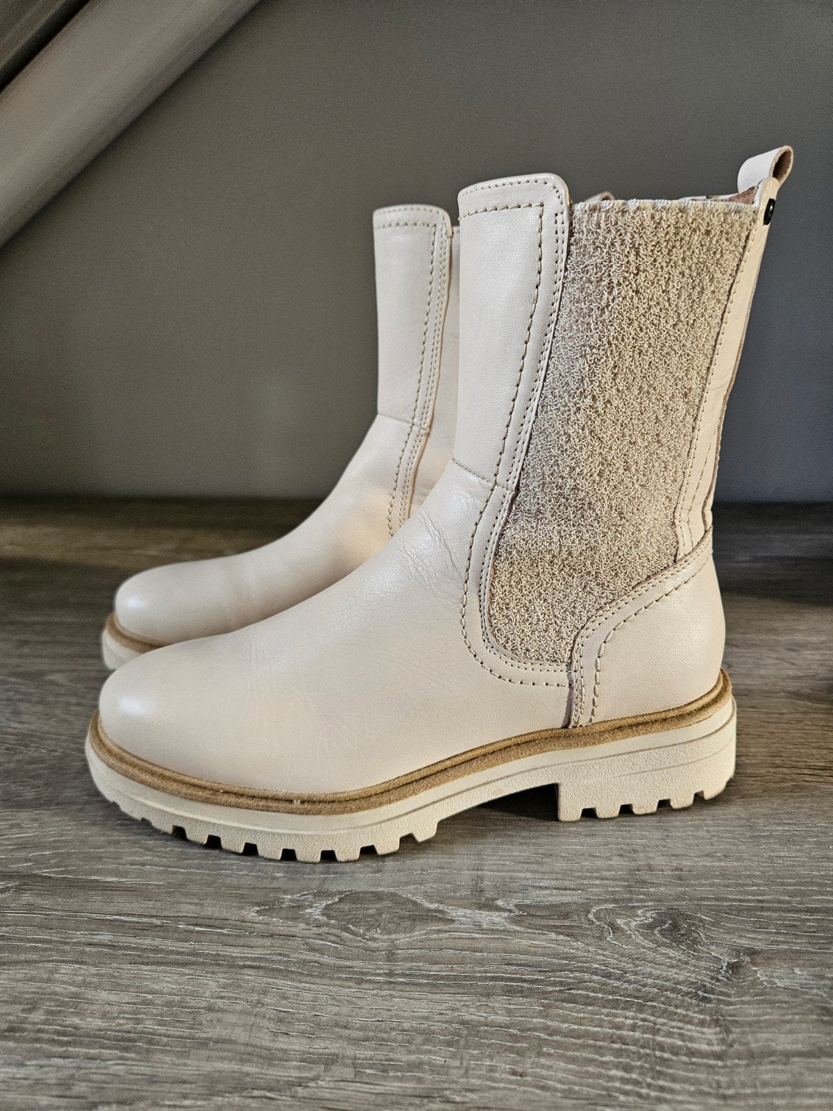 "Als Nieuwe" Manfield chelsea boots, mt 37., Kleding | Dames, Ophalen of Verzenden, Zo goed als nieuw, Beige