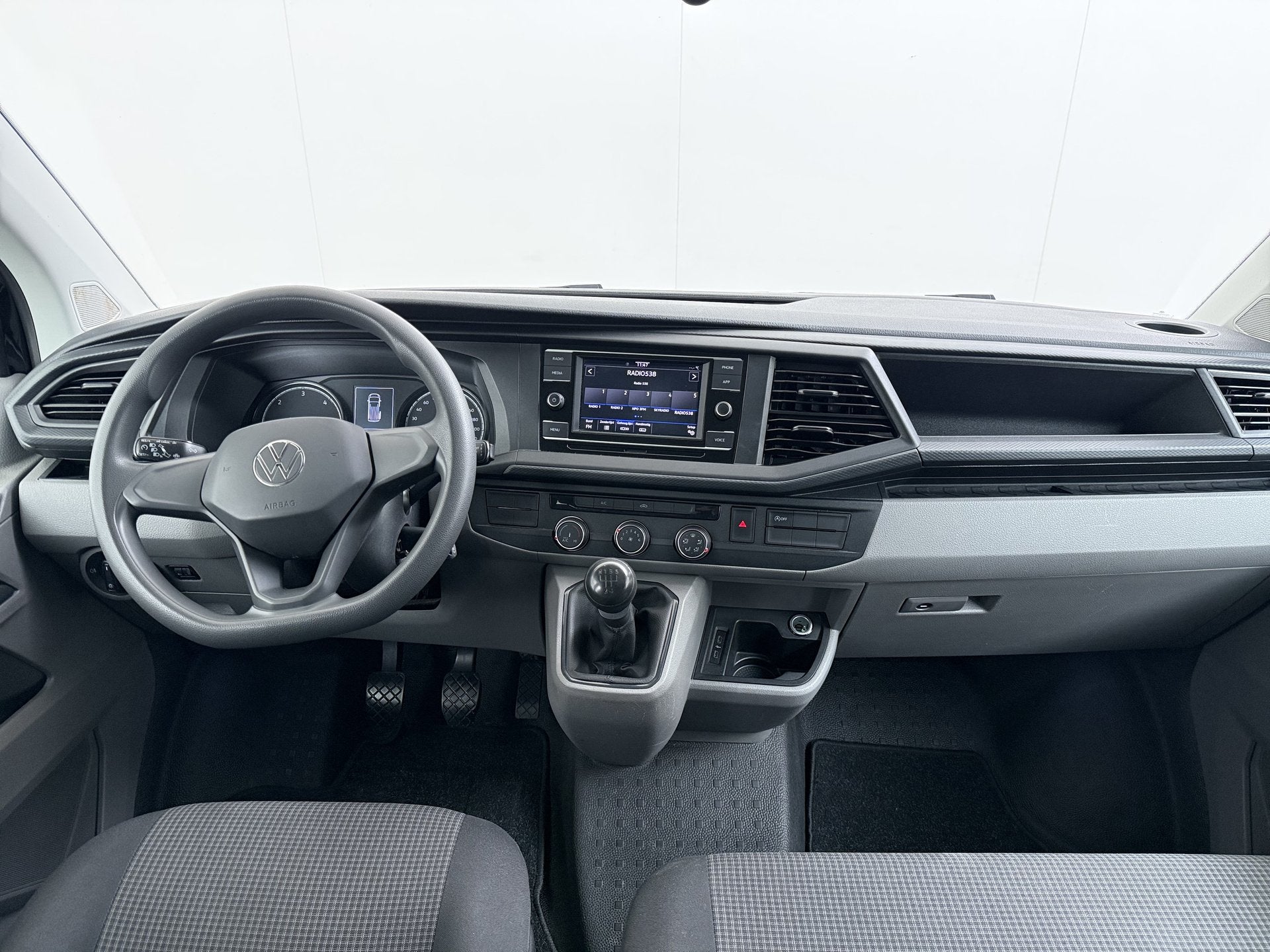 Volkswagen Transporter 2.0TDI Dubbele Cabine 6-Persoons L2H1, Auto's, Voorwielaandrijving, Stof, Gebruikt, 4 cilinders