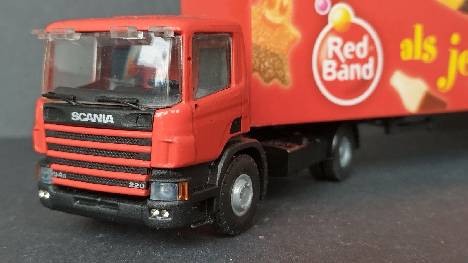 Scania 94d Red Band 1:50 Lion Car Pol, Hobby en Vrije tijd, Verzenden, ., Zo goed als nieuw, .