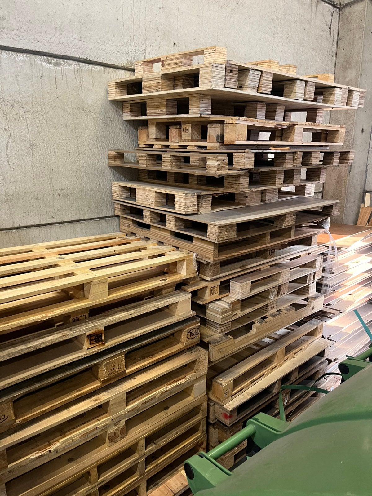Gratis paletten op te halen, Doe-het-zelf en Verbouw, Hout en Planken, Ophalen of Verzenden, Zo goed als nieuw, 50 mm of meer