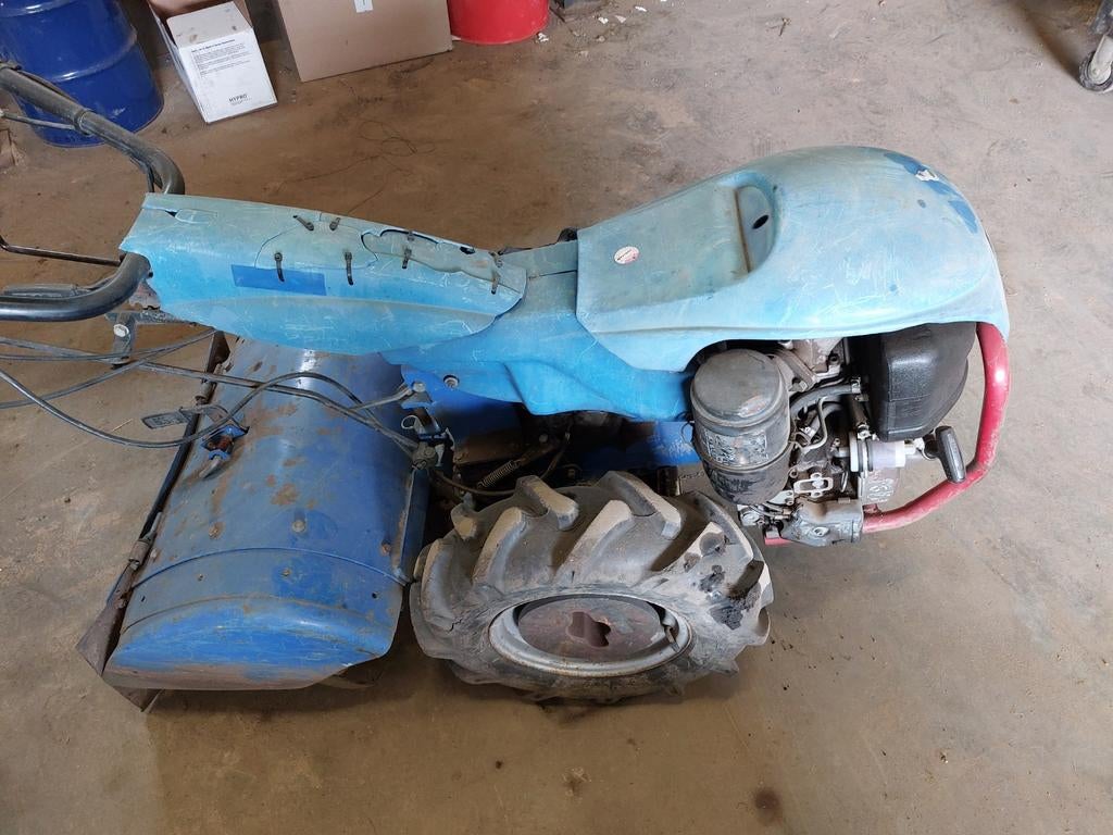 Lombardini Motocultor met Ploeg en frees, Ophalen