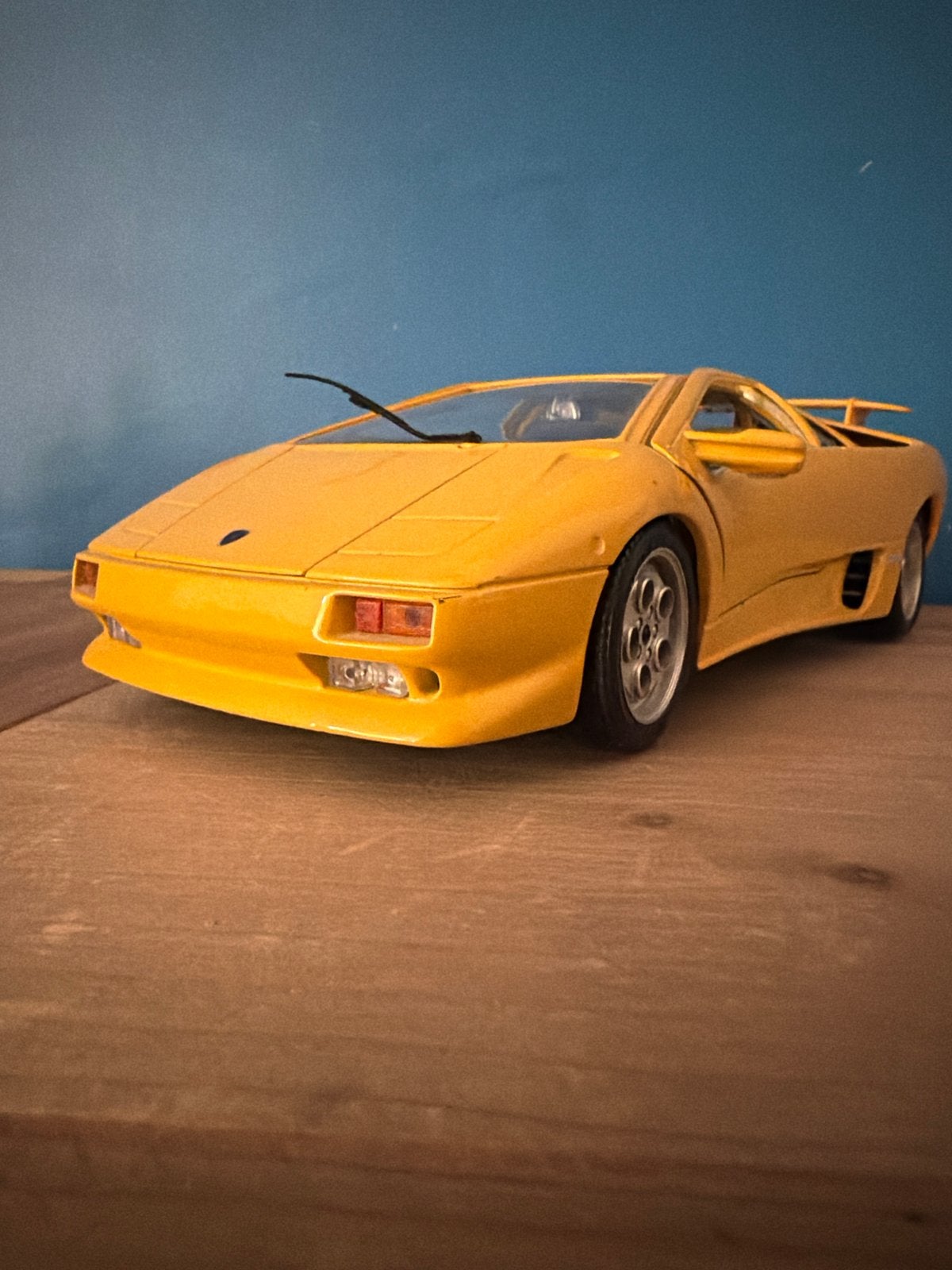 Lamborghini Diablo modelauto - Geel, Ophalen of Verzenden, Zo goed als nieuw, Overige typen