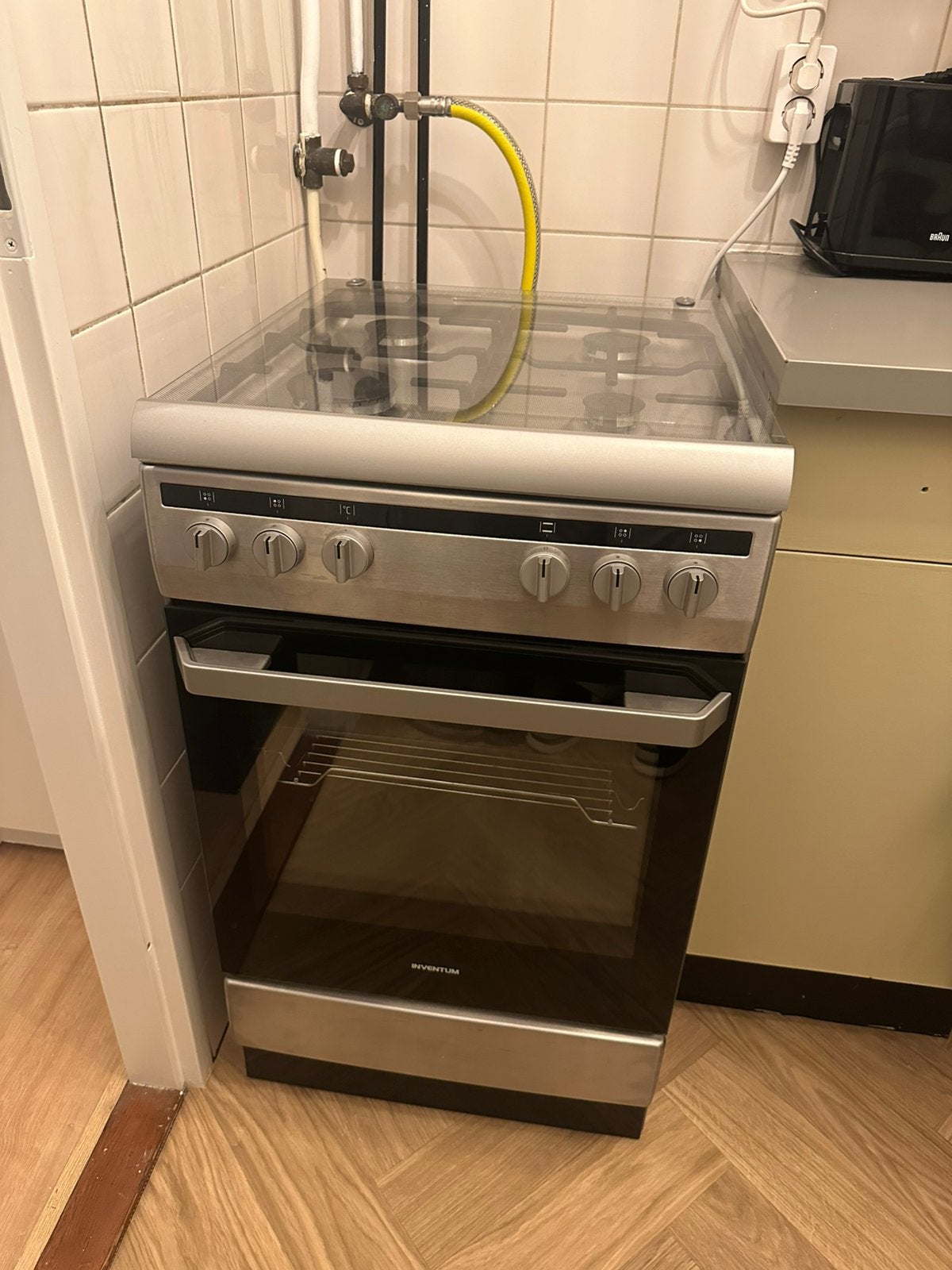 Gas fornuis met elektrische oven - Inventum - uit 2024, Witgoed en Apparatuur, Ophalen, 4 kookzones, Zo goed als nieuw, Gas