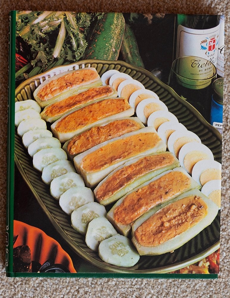 Boek salades en voorgerechten, Boeken, Gelezen, Voorgerechten en Soepen, Ophalen of Verzenden, Europa