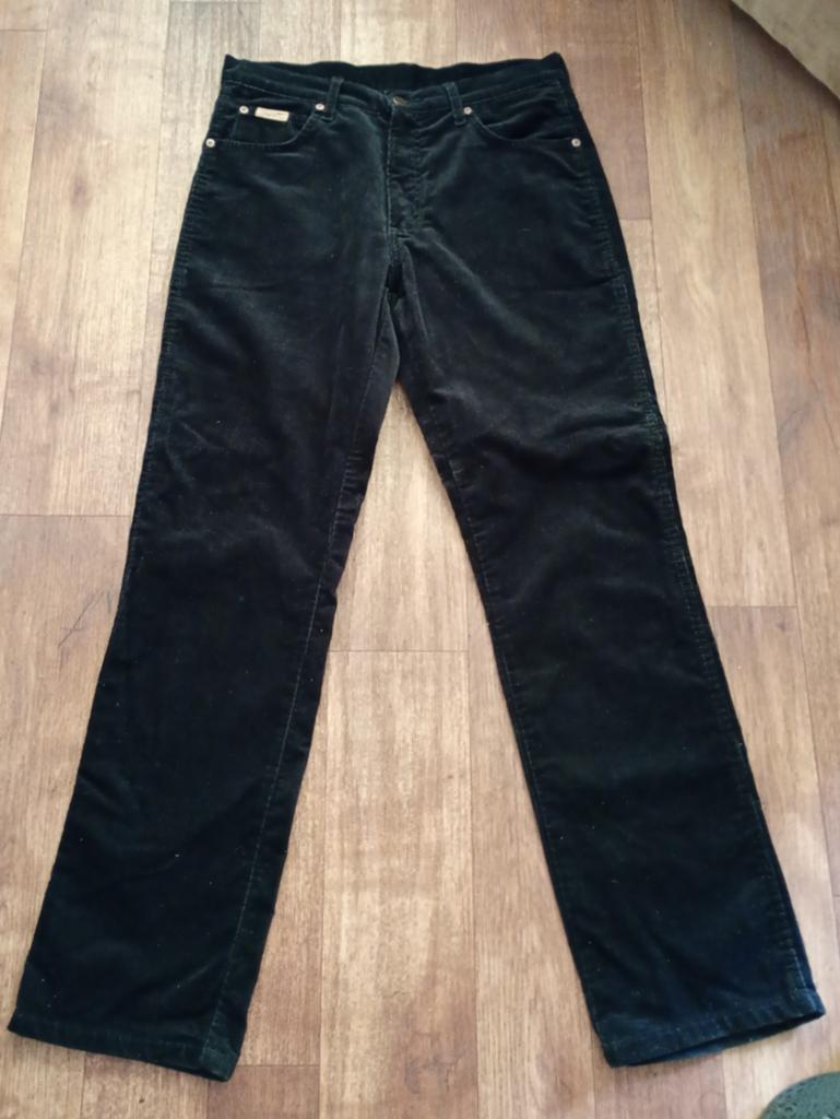 Nieuwe WRANGLER broek , maat 32-32, Kleding | Dames, Broeken en Pantalons, Ophalen of Verzenden, Nieuw, Maat 34 (XS) of kleiner