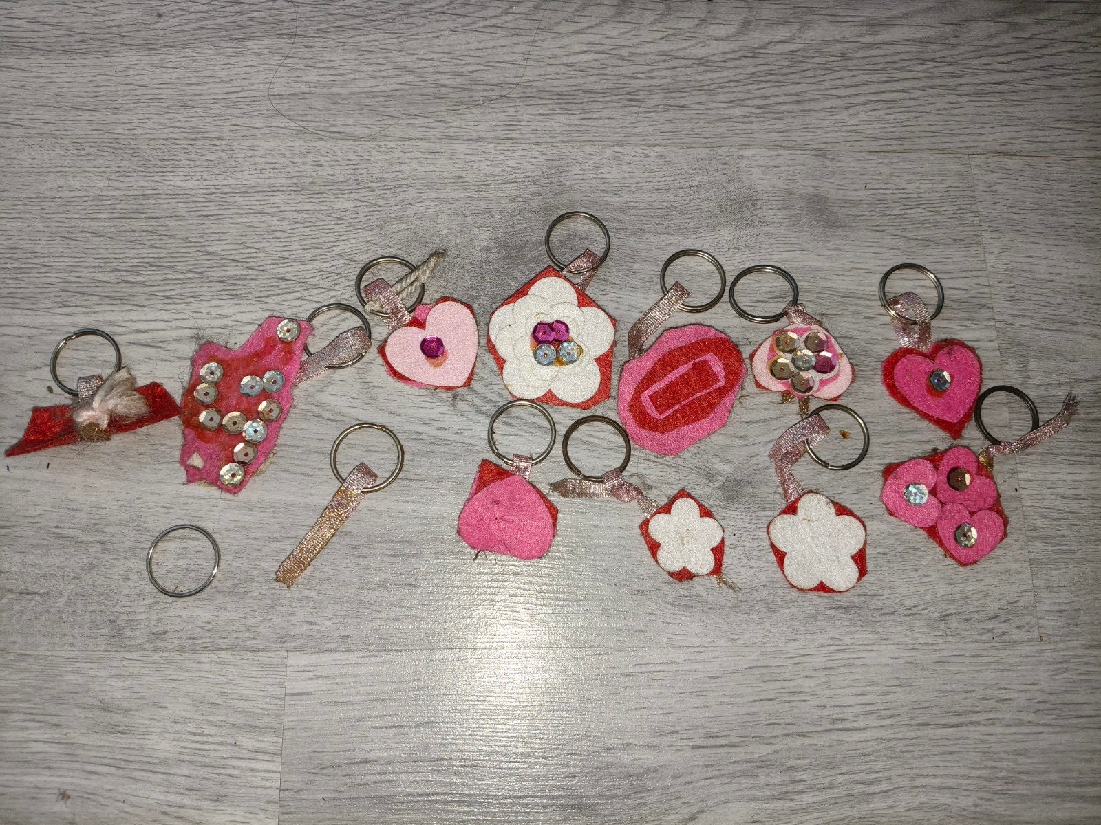 Handgemaakte vilten sleutelhangers - Diverse vormen, Ophalen of Verzenden, Gebruikt