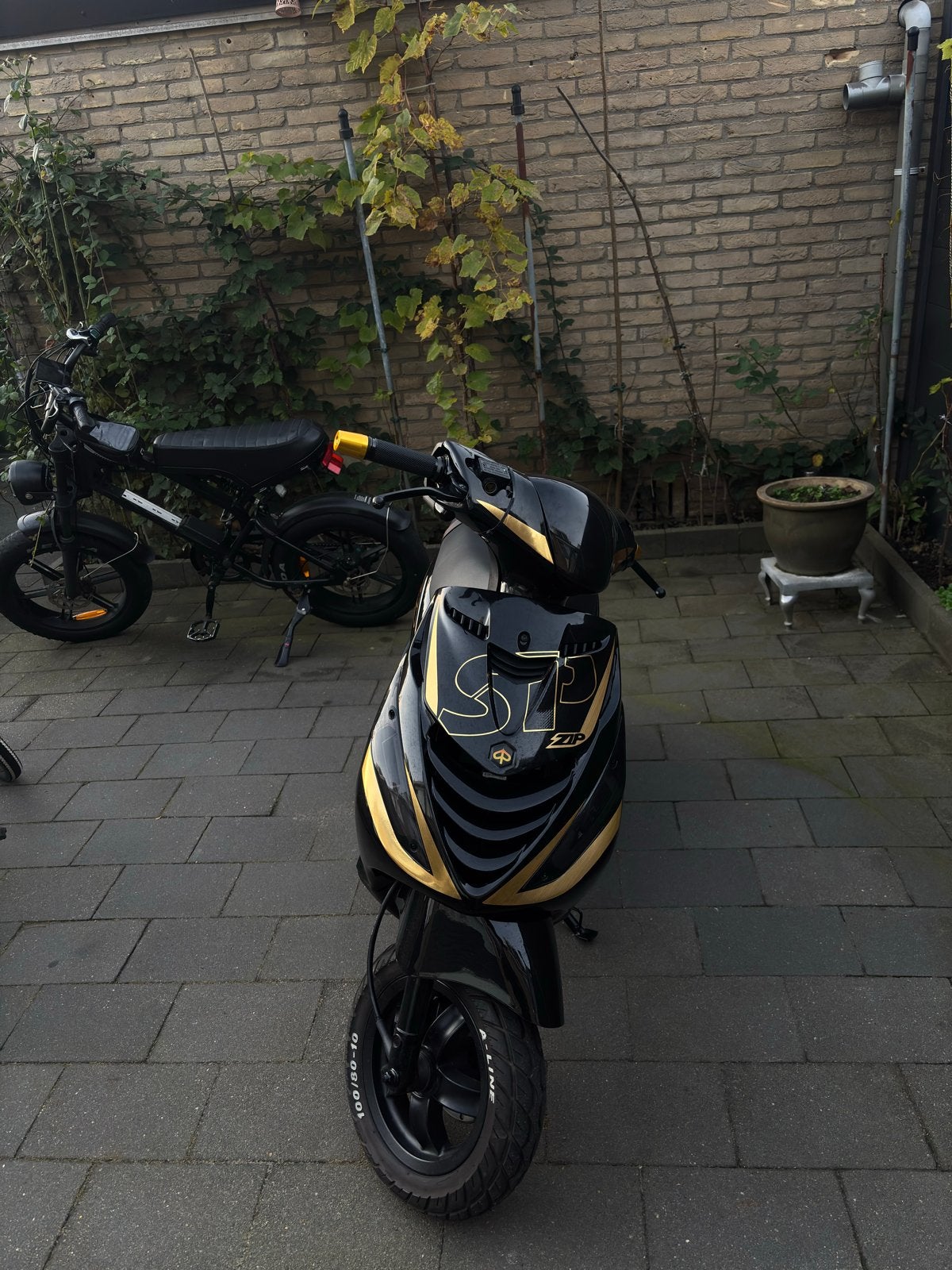 Piaggio Zip 2023 IGET, Fietsen en Brommers, Ophalen of Verzenden, Zo goed als nieuw, Benzine