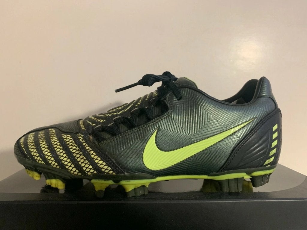 Nike total 90 Tiempo Legend Black Volt maat 42, Sport en Fitness, Voetbal, Gebruikt, Maat XS of kleiner, Schoenen, Ophalen of Verzenden