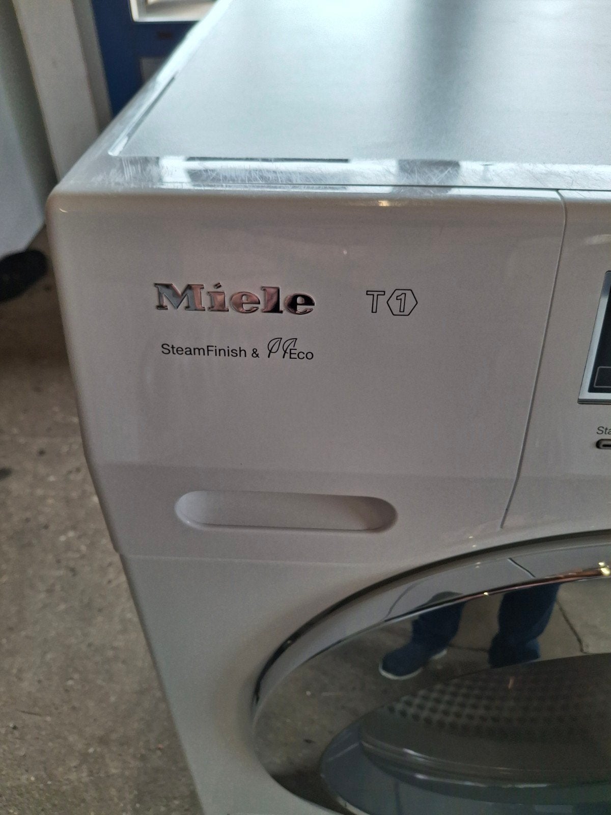 Miele T1  Warmtepompdroger 8kg, Info@miele.com, Miele & Cie. KG, Ophalen of Verzenden, Zo goed als nieuw