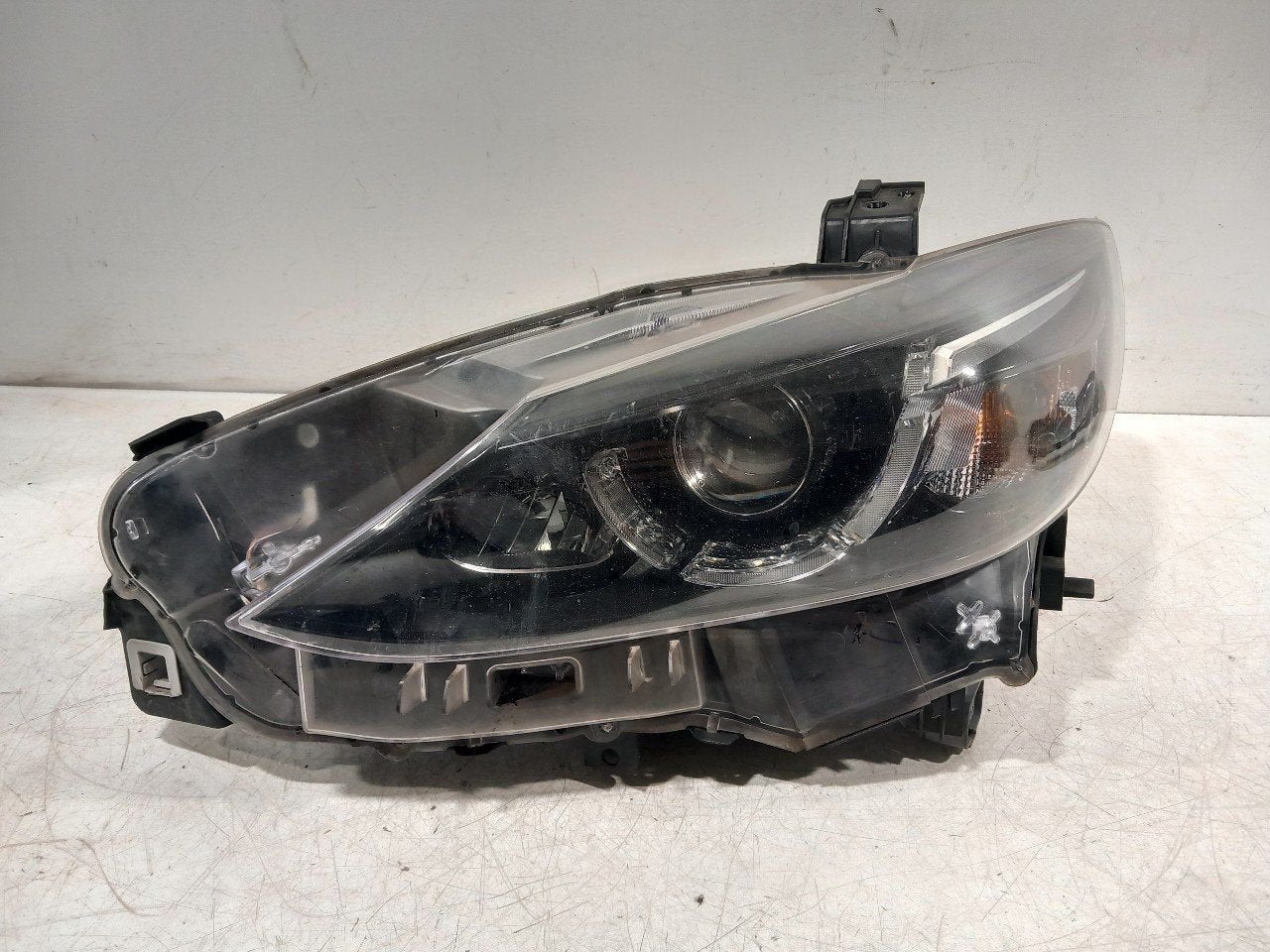 Koplamp links Mazda 6, Onderdelen@venauto.nl, Van der Ven Autorecycling B.V., Gebruikt, Ettenseweg 76, 4706 PB Roosendaal, The Netherlands
