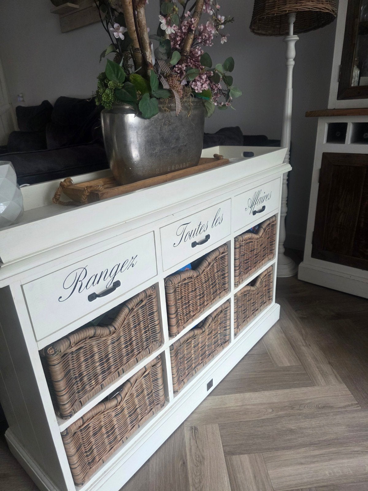 Foto 11 van Riviera Maison Salontafel Eethoek Buffetkast en Assoires