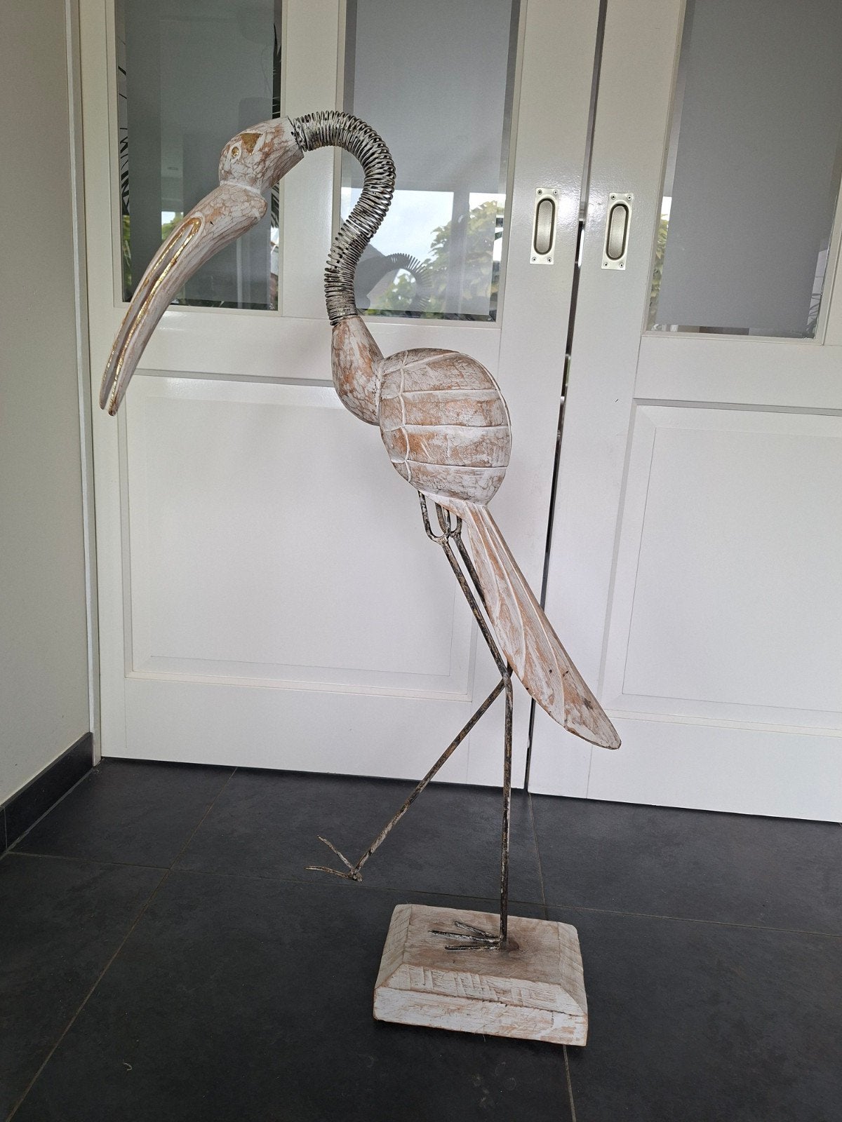 Decoratieve Kraanvogel - Houten Beeld met Metaal, Hout, Meerkleurig, Overige stijlen, Ophalen of Verzenden