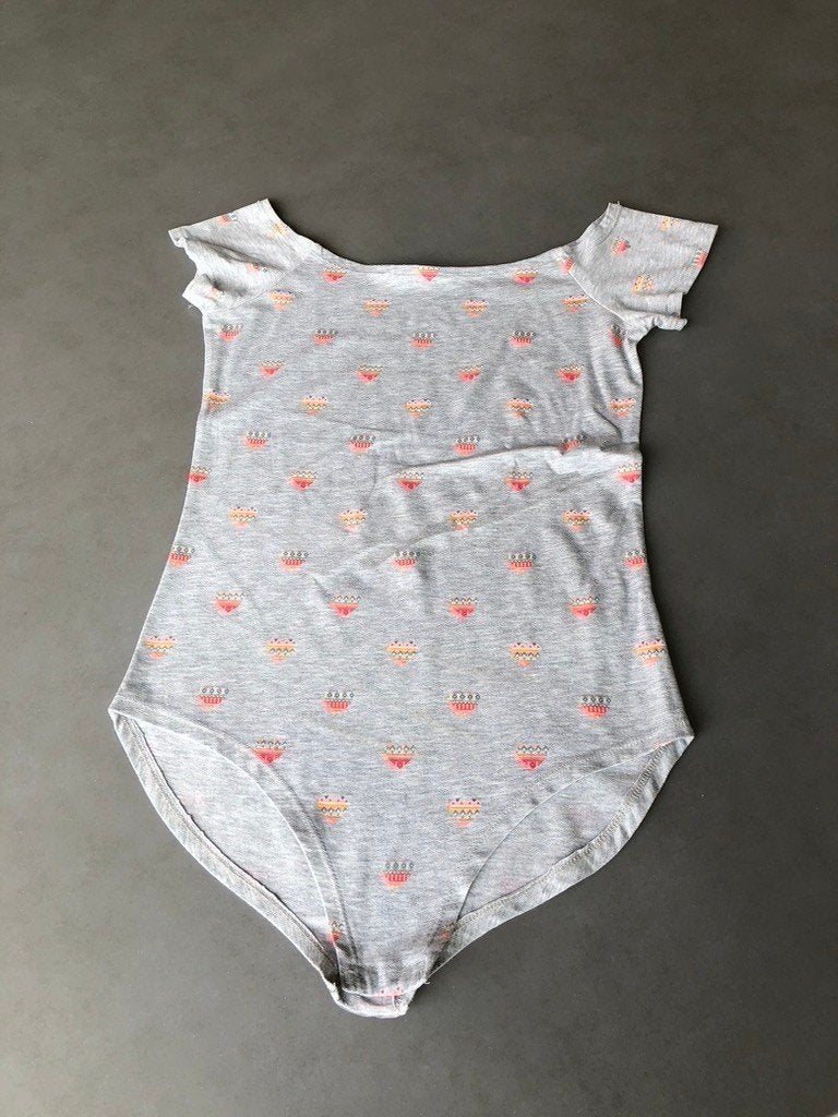 Grijs/blauw/roze Lefties body, maat XL = M, Kleding | Dames, Maat 38/40 (M), Verzenden, Zo goed als nieuw, Korte mouw