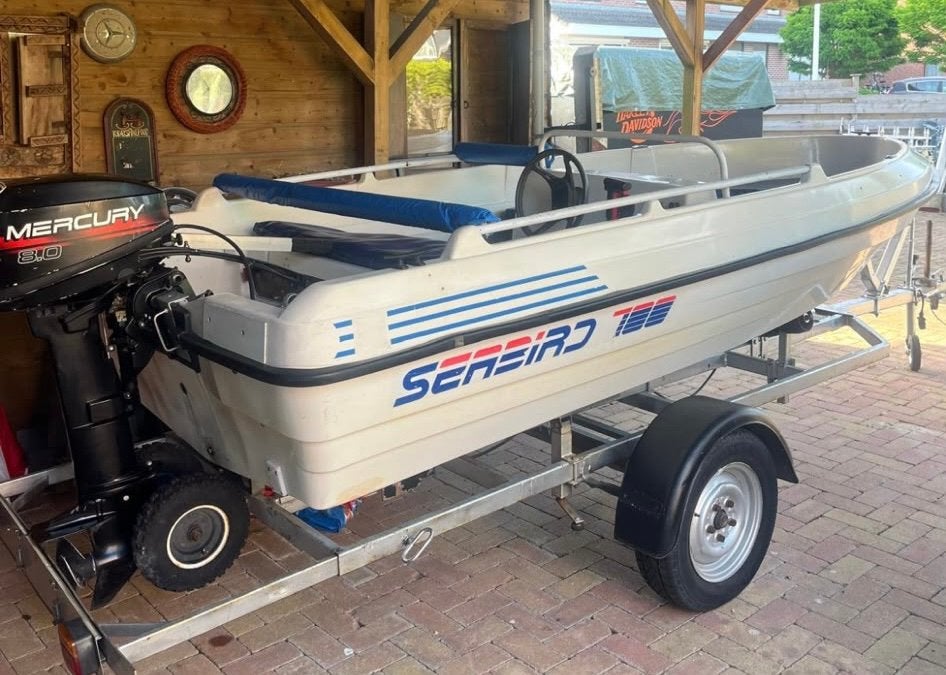 Mooie dubbelwandige Seabird 700 met 8pk motor en trailer., Watersport en Boten, Sloepen, 8 pk, Consoleboot, Gebruikt, Trailer