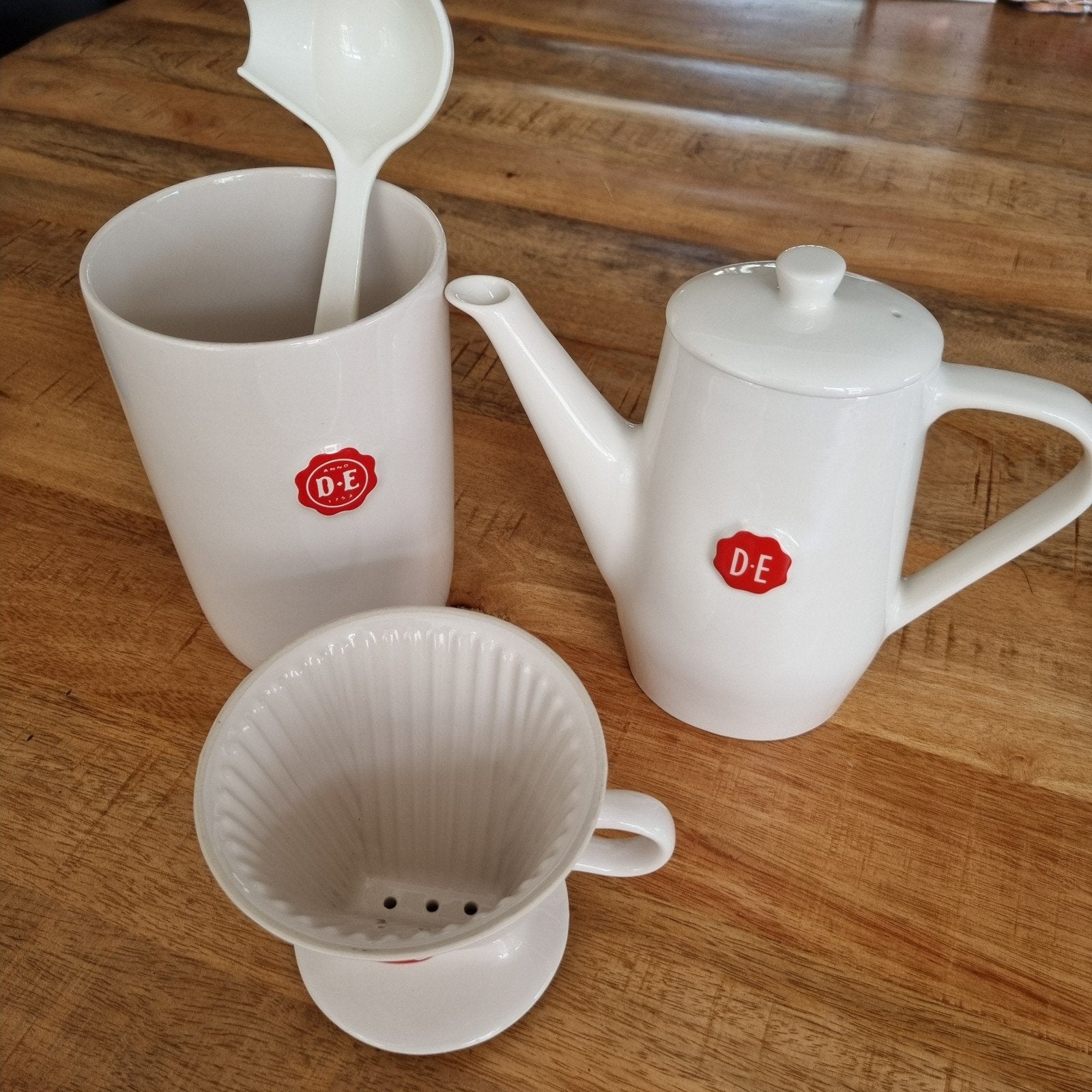 Douwe Egberts koffiepot koffiekan koffiefilter pot wit rood, Overige typen, Ophalen of Verzenden, Zo goed als nieuw, Wit