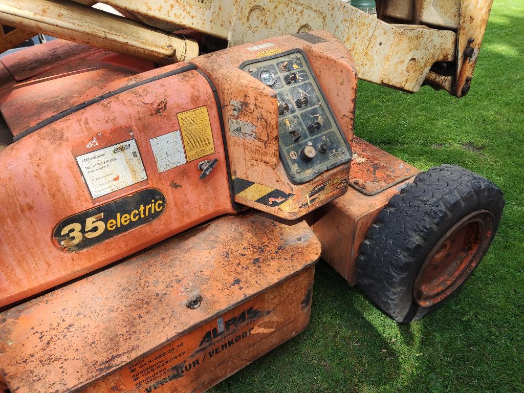 JLG-LIFT hoogwerker (type N 35 Electric, 12,7 m., 227 kg), Zakelijke goederen, Machines en Bouw | Liften, Steigers en Ladders