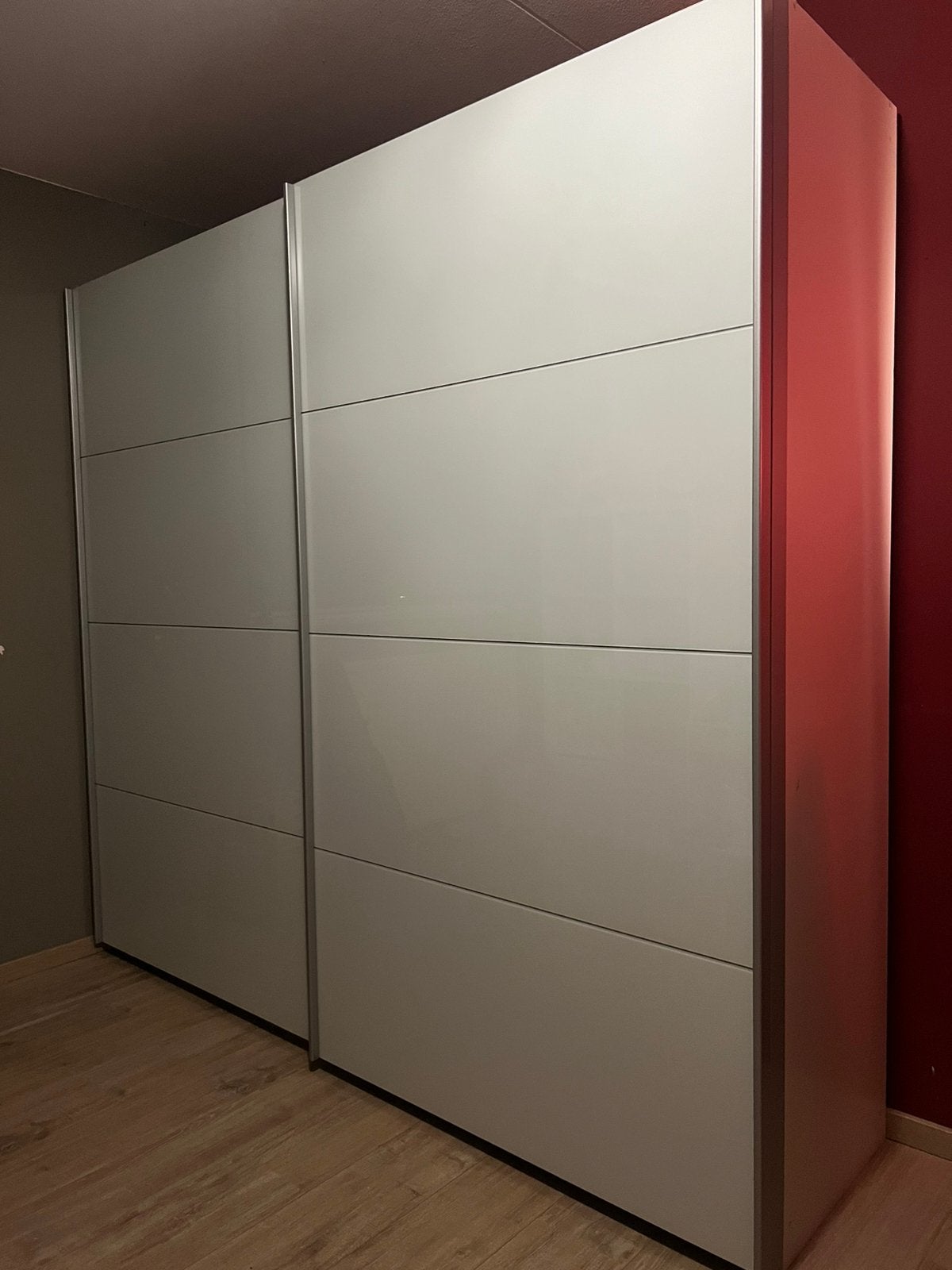 Grote kledingkast, Ophalen, Met deur(en), Gebruikt, 200 cm of meer