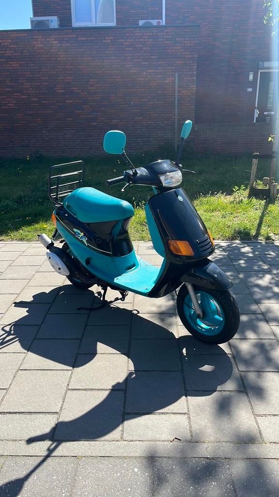 Piaggio zip type 1 geel kenteken, Fietsen en Brommers, Scooters | Piaggio, Ophalen, Zo goed als nieuw, Tweetakt, Zip