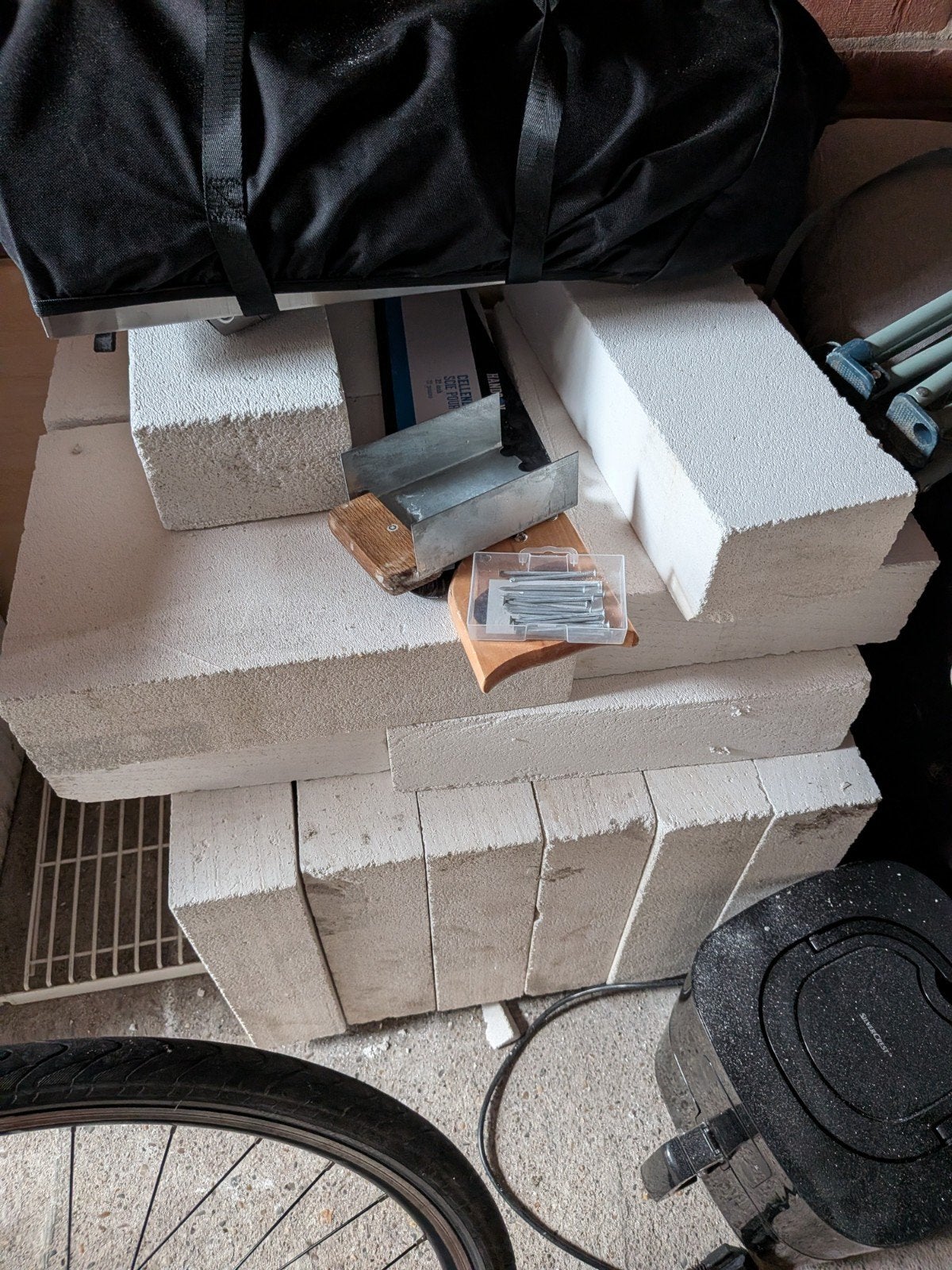 Cellen Beton blokken + materiaal gratis, Ophalen, Beton