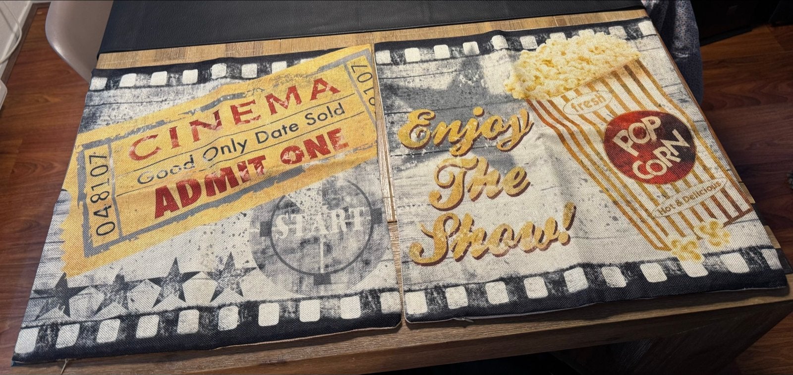 2 kussen slopen in film thema, Overige merken, Meerkleurig, Nieuw, Ophalen of Verzenden