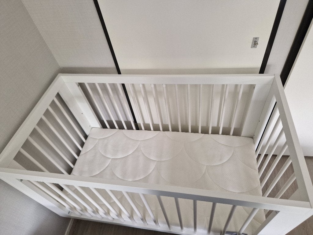 Groot babyspullen pakket ledikant, autostoel + veel meer, Ophalen, Gebruikt