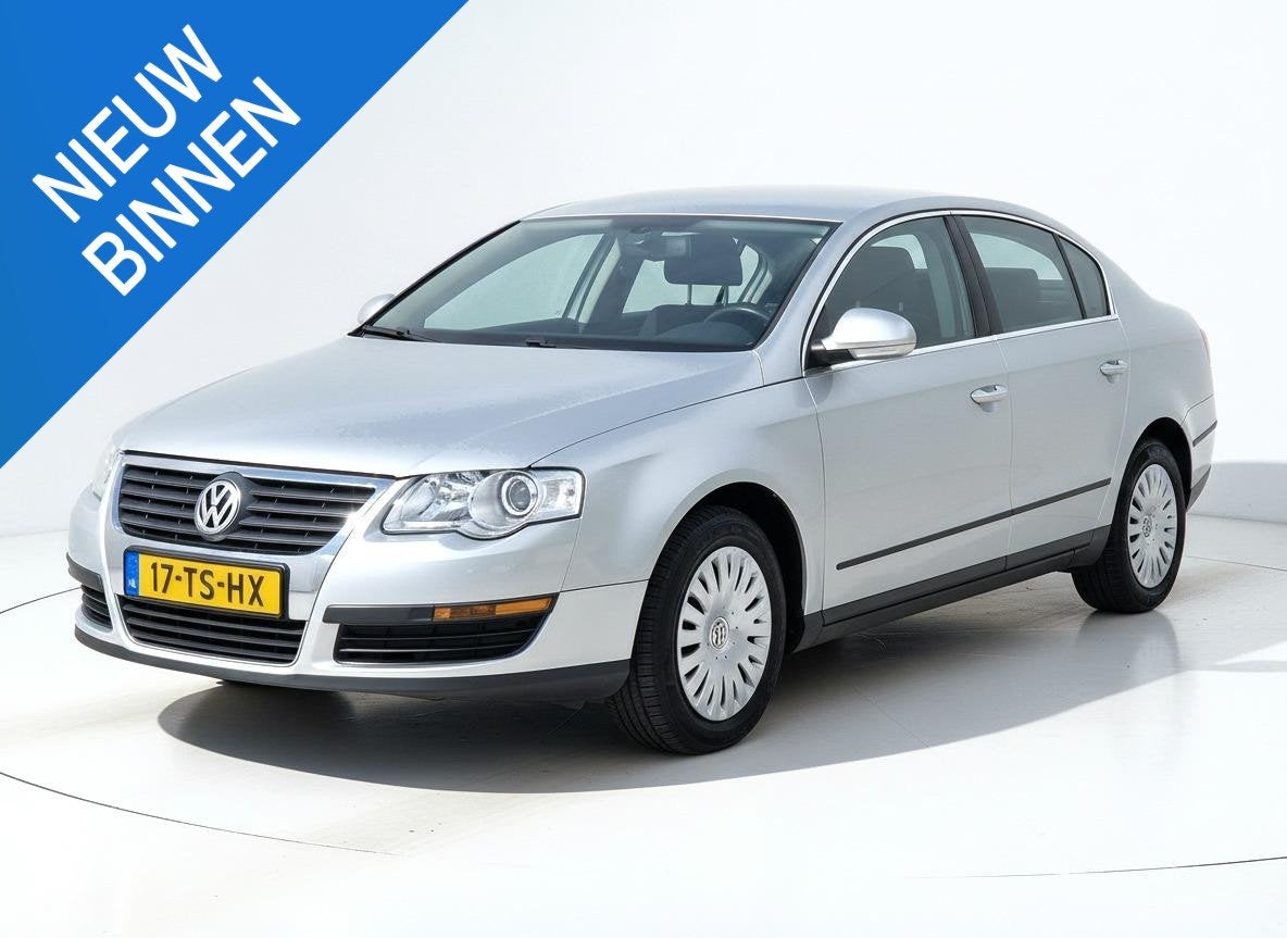Volkswagen Passat 1.6 FSI Trendline AIRCO CRUISE TREKHAAK, Auto's, Volkswagen, Stof, Gebruikt, Zwart, 4 cilinders
