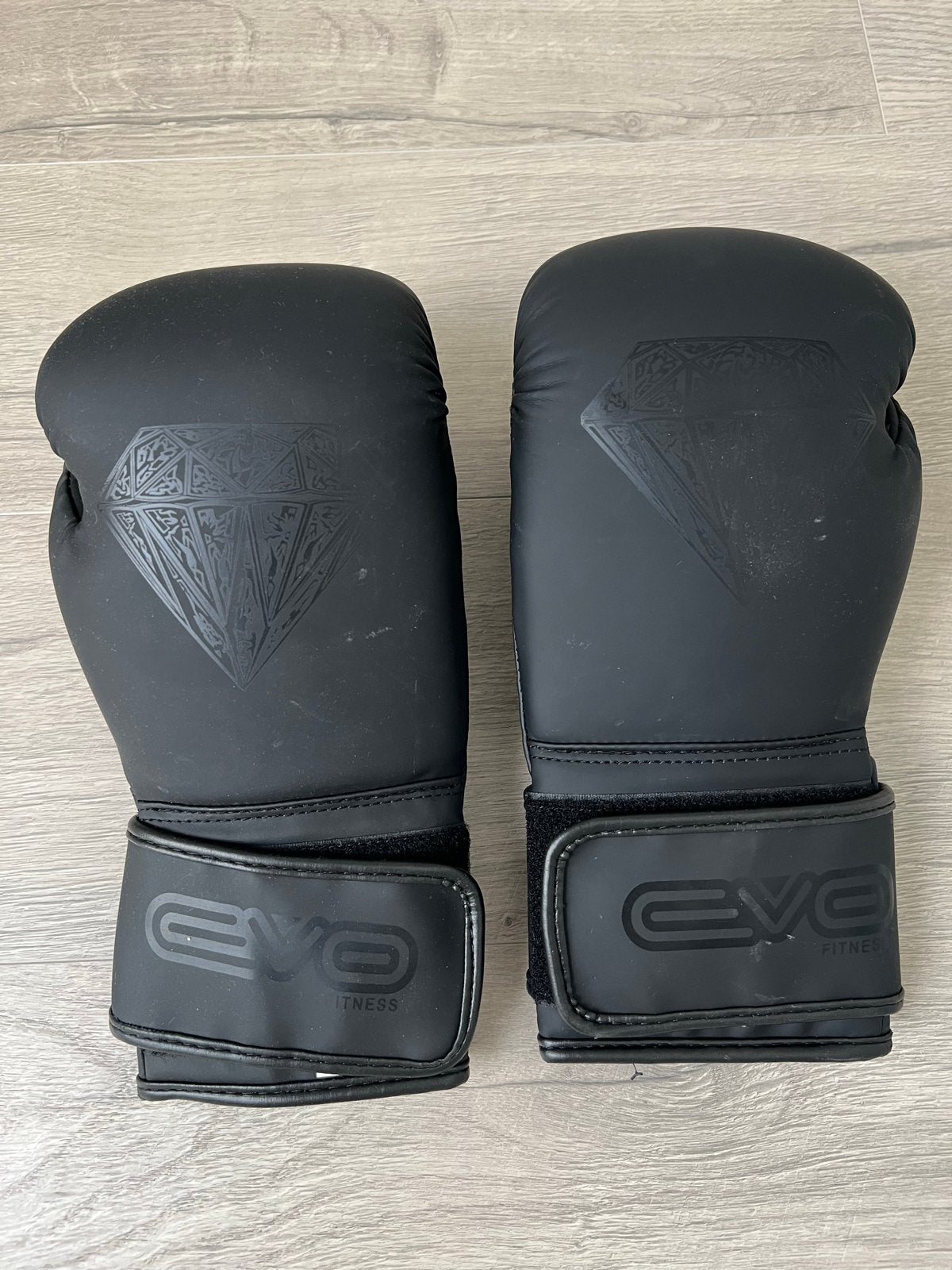 Zwarte EVO Fitness Bokshandschoenen - Zo goed als nieuw, Sport en Fitness, Boksen, Ophalen, Zo goed als nieuw, Bokshandschoenen
