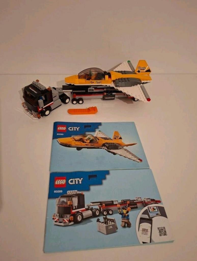 Lego city 60289 met boekjes mist 1 vlag, Ophalen of Verzenden, Gebruikt