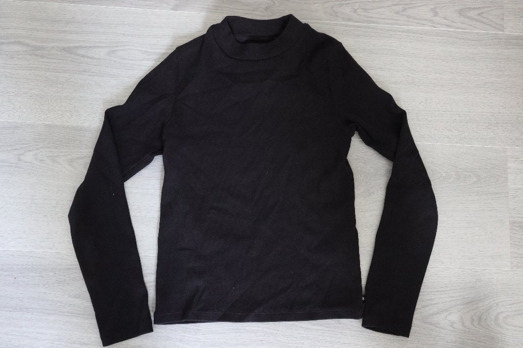 IZGS WE shirtje zwart 134 140, Kinderen en Baby's, Kinderkleding | Maat 140, Ophalen, Meisje, Zo goed als nieuw, Shirt of Longsleeve