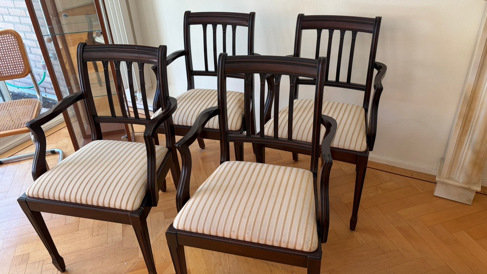 Heldense Magoniehouten eetkamerstoelen met leuning 4x, Ophalen
